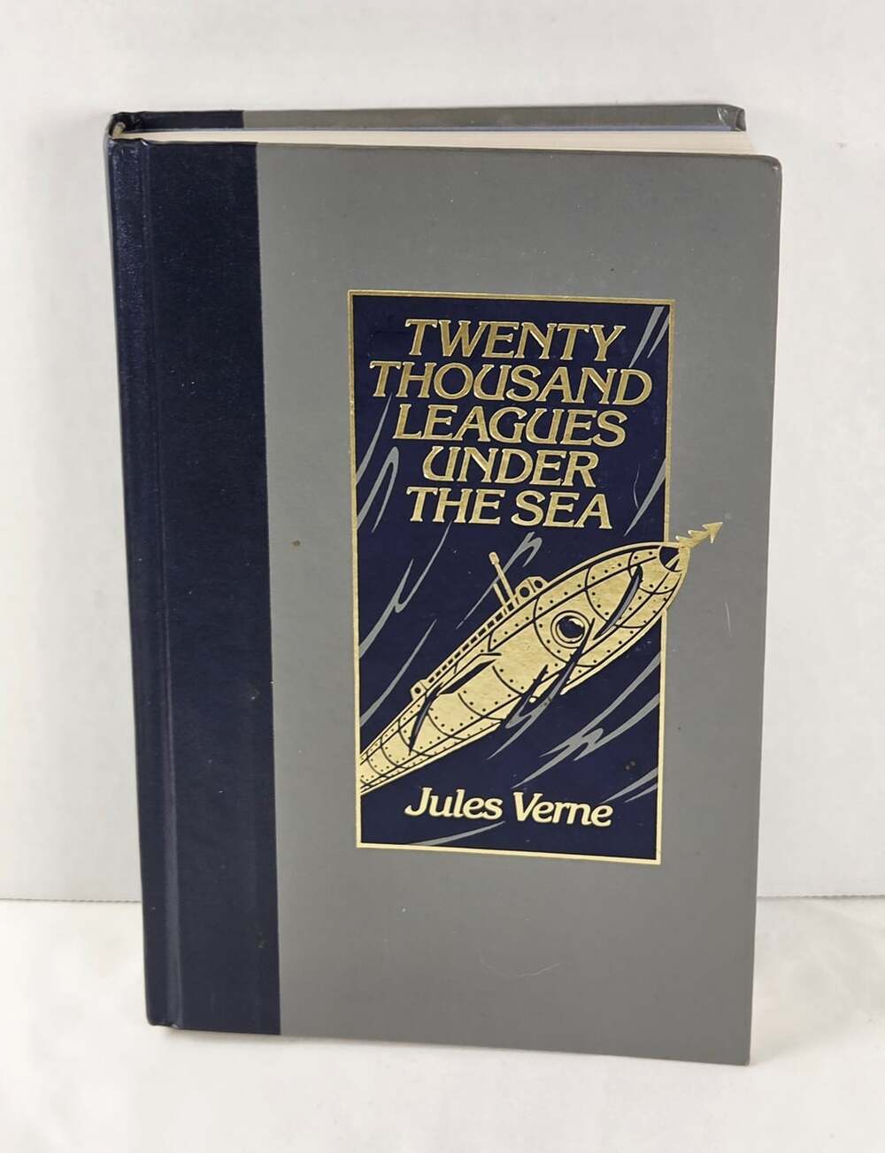 Twenty Thousand Leagues Under the Sea by Jules Verne (Reader's Digest World's Be